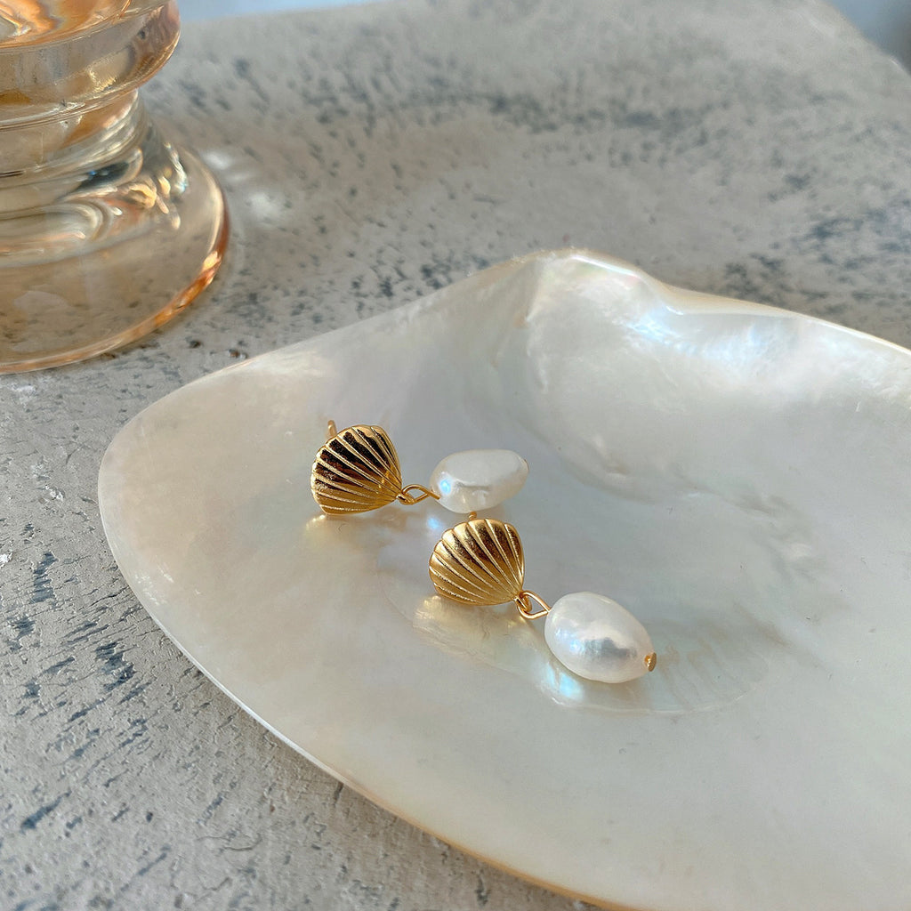 Women's Sterling Silver Vintage Shell Pearl Earrings